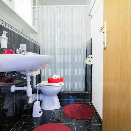 Apartament Ilak *